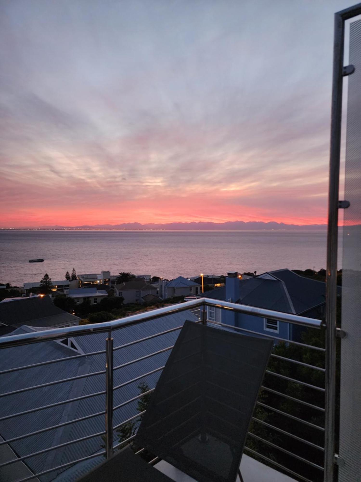 Boulders Blue Bed And Breakfast Simon's Town Exterior photo